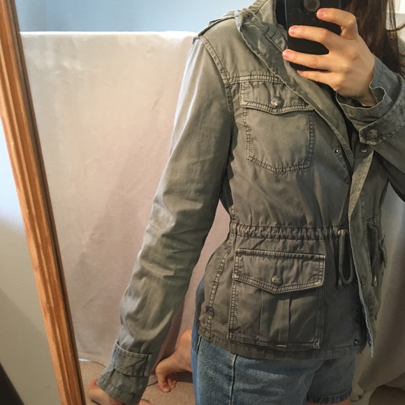 Aritzia Gray Jacket - Picture 4 of 9